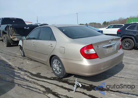 2004 Toyota Camry Le z USA, uszkodzony, nr VIN 4T1BE32K34U834011